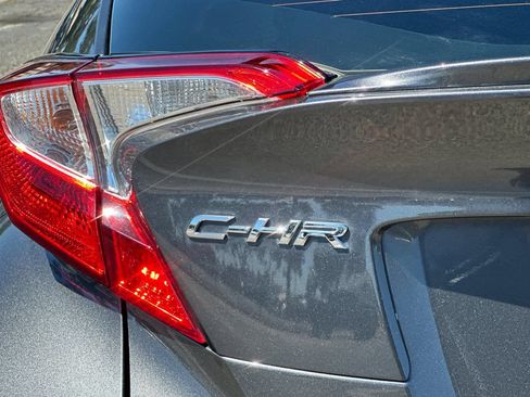 Used 2021 Toyota C-HR XLE FWD image 27