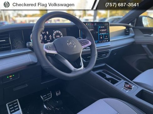 New 2026 Volkswagen Tiguan SE R-Line image 18