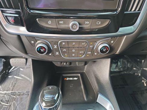 Used 2018 Chevrolet Traverse Premier image 17