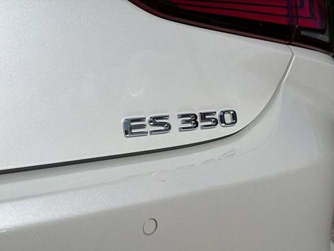 Used 2025 Lexus ES 350 w/ Premium Package FWD image 11