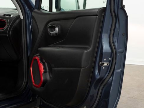 Used 2023 Jeep Renegade Trailhawk image 16