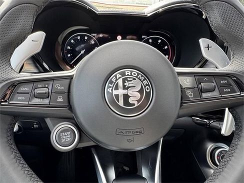 New 2025 Alfa Romeo Tonale w/ Premium Package AWD/4WD image 20