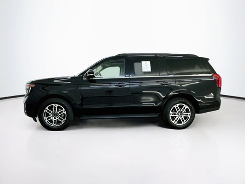Used 2025 Ford Expedition Active AWD/4WD image 4