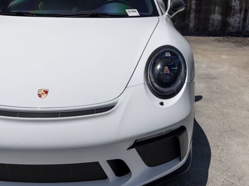 Certified 2018 Porsche 911 GT3 RWD image 17