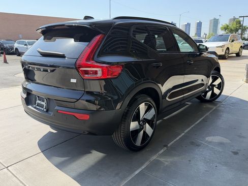 Used 2024 Volvo XC40 Recharge Plus w/ Protection Package Premier RWD image 4