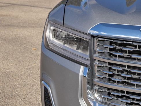 Used 2023 GMC Acadia Denali w/ Denali Ultimate Package image 3