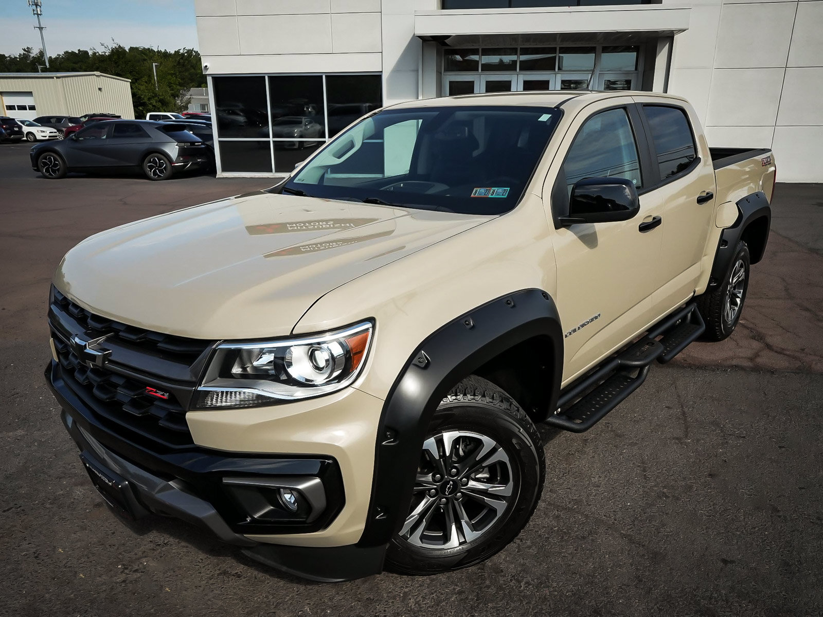 Used 2022 Chevrolet Colorado Z71 AWD/4WD image 8