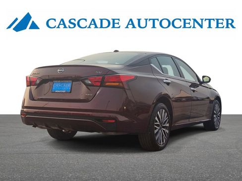 Used 2024 Nissan Altima 2.5 SV AWD/4WD image 9