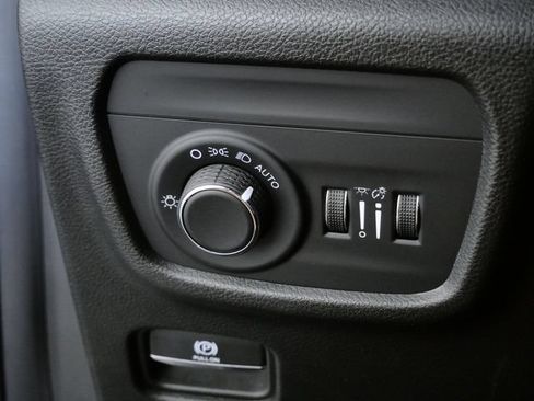 Used 2022 Jeep Grand Cherokee L Laredo w/ Luxury Tech Group I AWD/4WD image 27