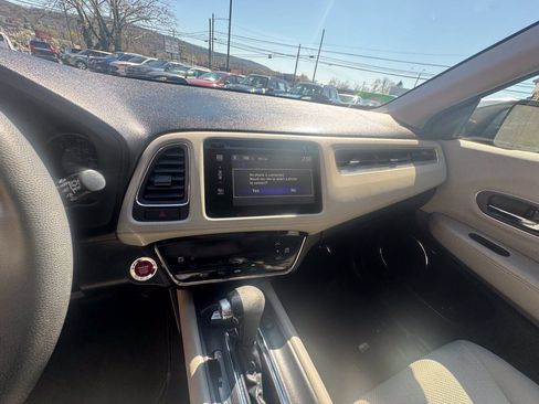 Used 2016 Honda HR-V EX image 27