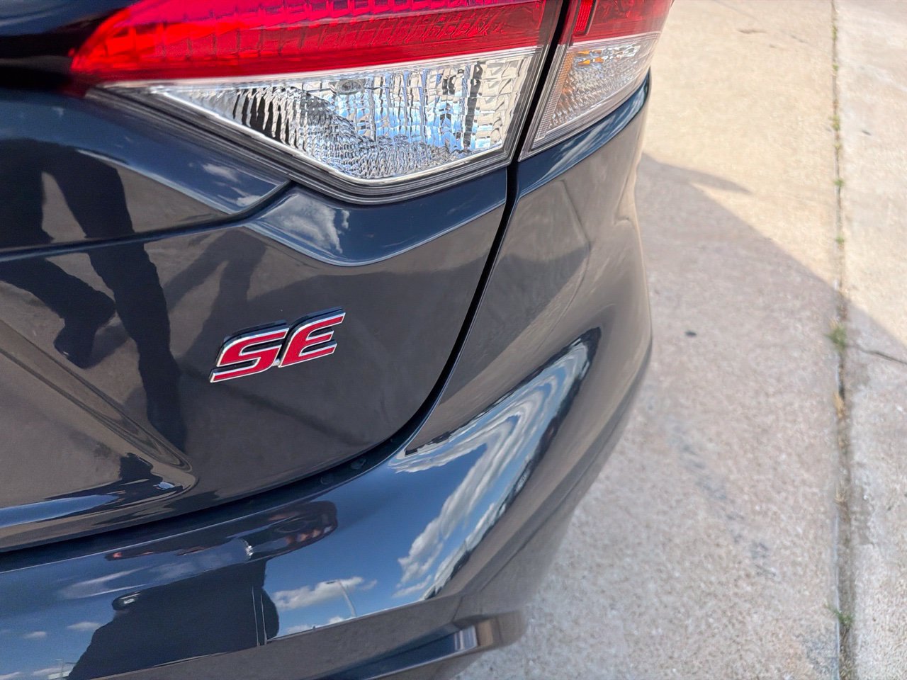 Used 2026 Toyota Corolla SE FWD image 6