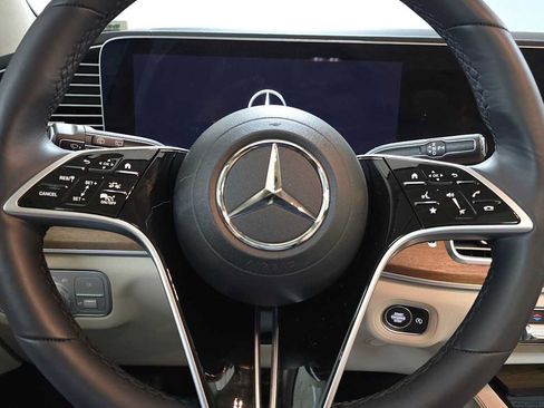 Used 2026 Mercedes-Benz GLS 450 4MATIC image 29