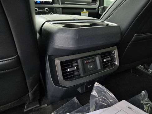 Used 2025 Ford F450 Platinum AWD/4WD image 36