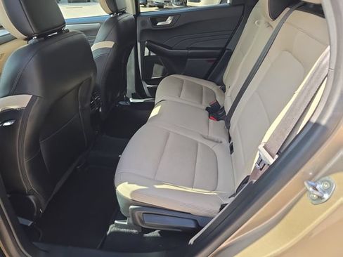 Used 2021 Ford Escape Titanium FWD image 17