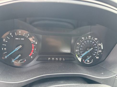 Used 2017 Ford Fusion SE FWD image 12