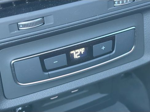 Used 2025 Audi Q7 Premium image 21