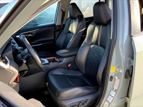 Used 2020 Toyota RAV4 Adventure image 7