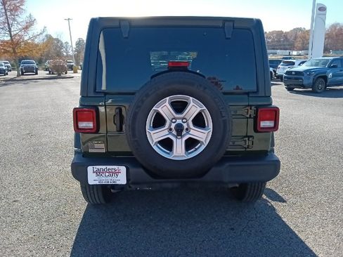 Used 2022 Jeep Wrangler Unlimited Sport image 4