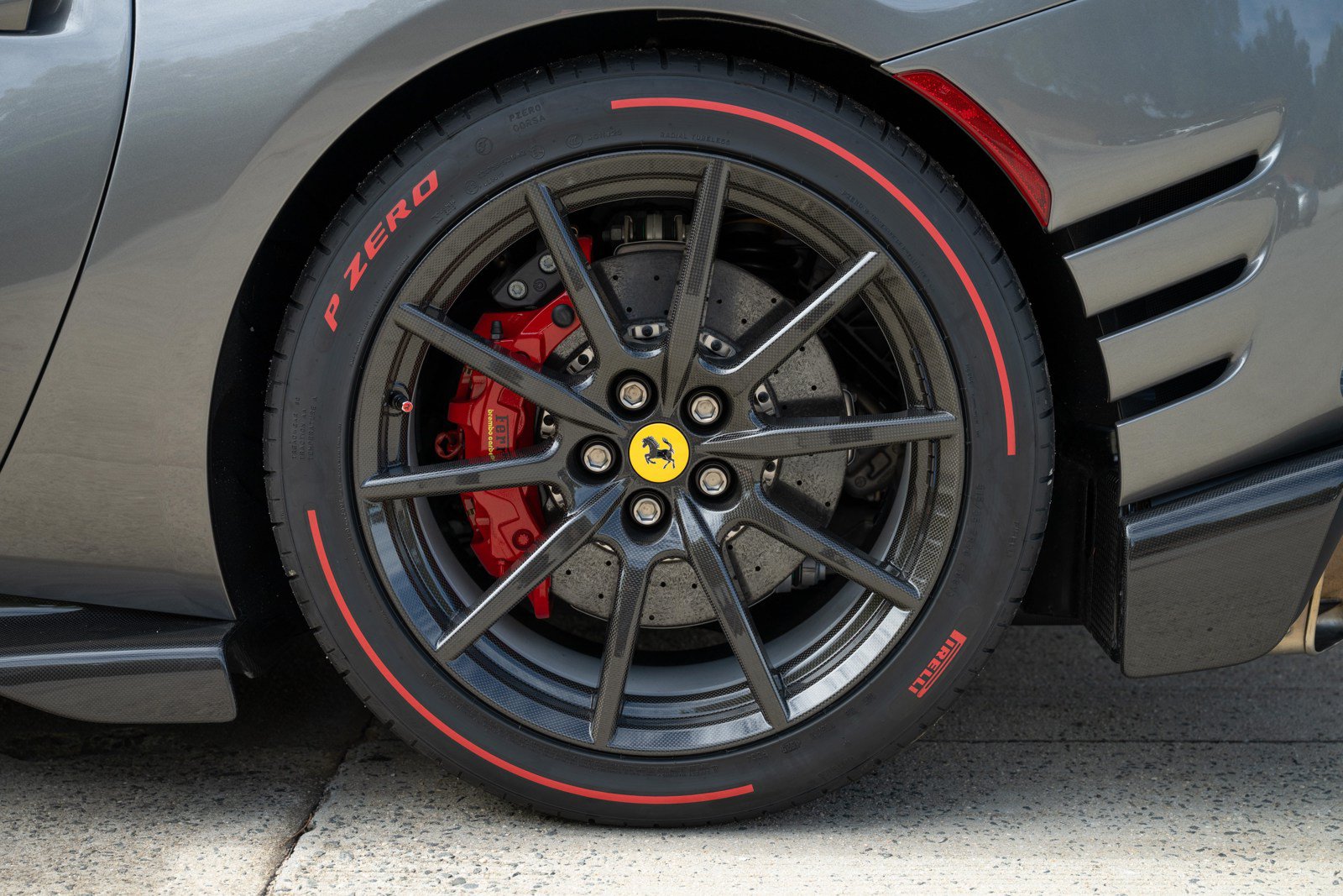 Used 2022 Ferrari 812 Competizione RWD image 22