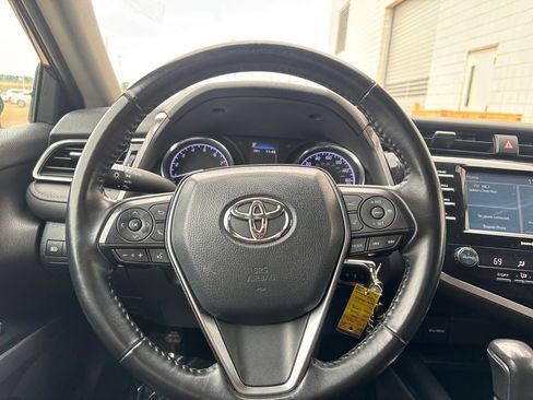 Used 2020 Toyota Camry SE image 17