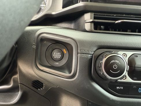 Used 2024 Jeep Wrangler Unlimited Rubicon 4xe image 10