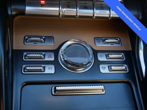 Used 2025 Lincoln Nautilus Reserve image 24