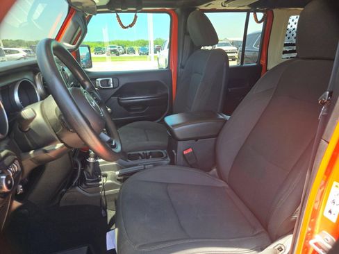 Used 2018 Jeep Wrangler Unlimited Sport AWD/4WD image 10