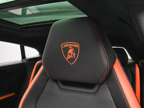Used 2025 Lamborghini Urus SE image 55