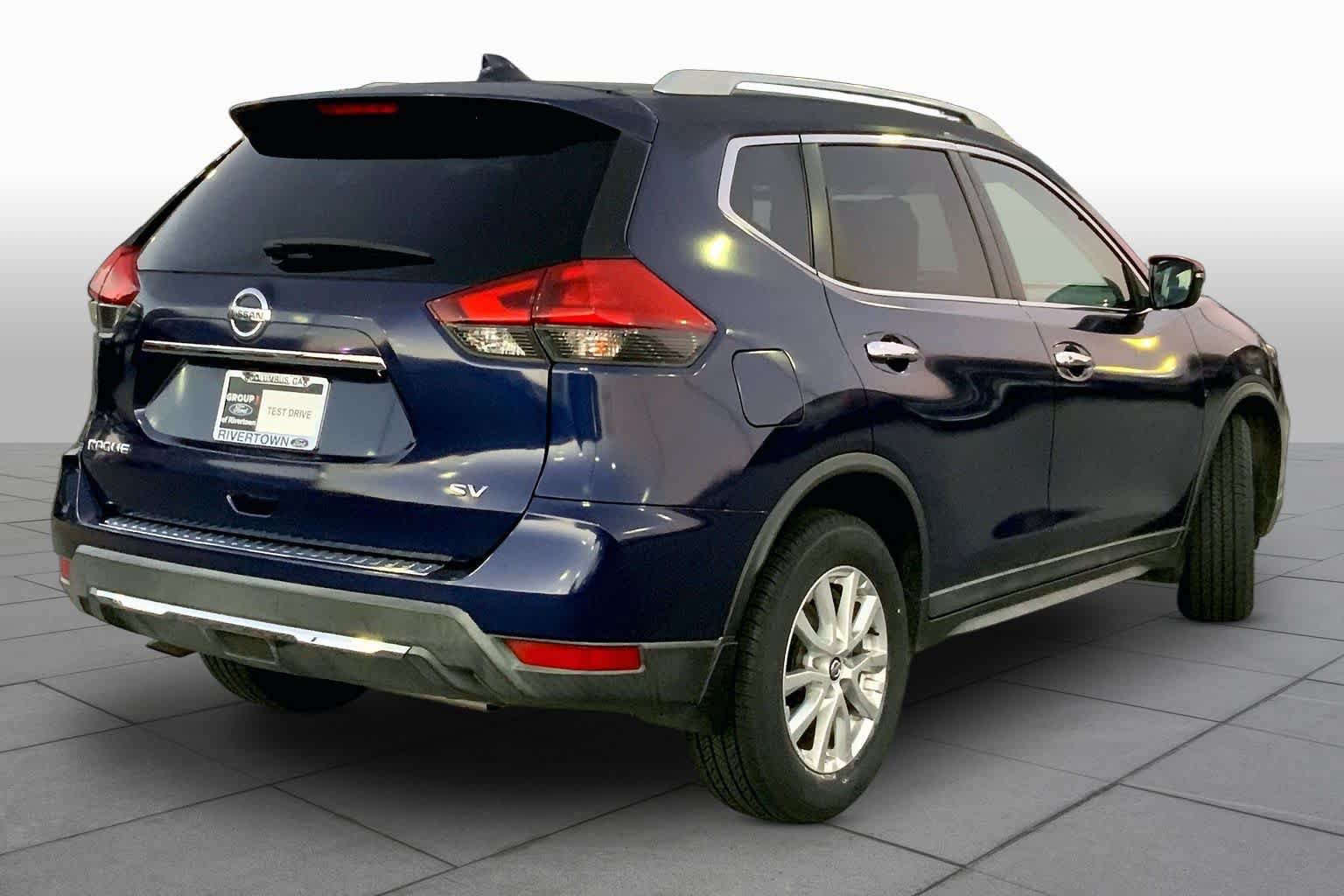 Used 2018 Nissan Rogue SV FWD image 12