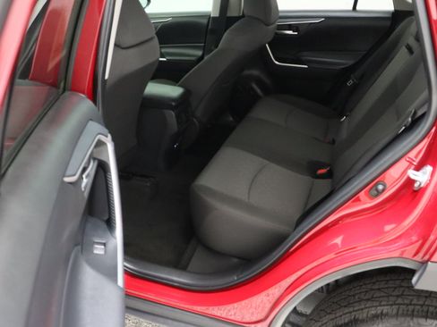 Certified 2025 Toyota RAV4 XLE FWD image 28