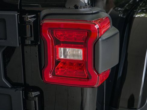 New 2026 Jeep Wrangler Unlimited Rubicon image 7