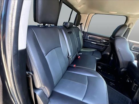 Used 2018 RAM 1500 Laramie w/ Convenience Group AWD/4WD image 20