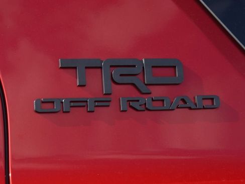 Used 2025 Toyota 4Runner TRD Off-Road Premium AWD/4WD image 19