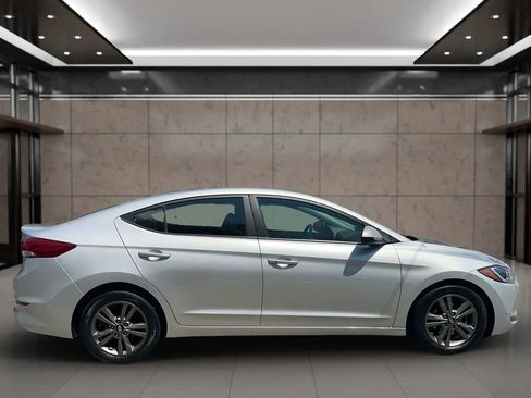 Used 2017 Hyundai Elantra SE w/ SE A/T Tech Package 03 FWD image 7
