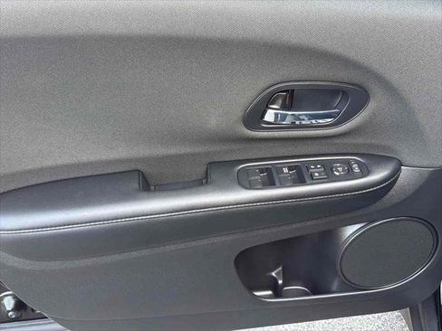 Used 2022 Honda HR-V LX image 15