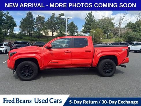 Used 2024 Toyota Tacoma TRD Sport AWD/4WD image 7
