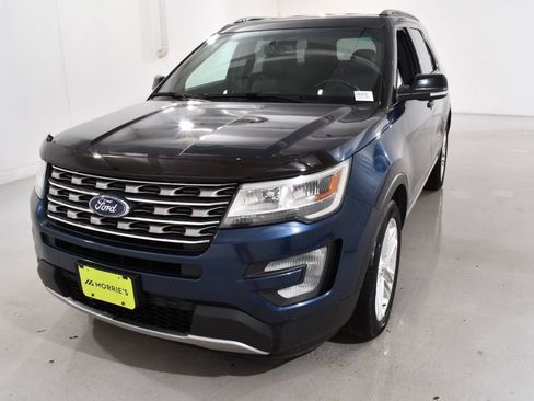 Used 2016 Ford Explorer XLT w/ Equipment Group 202A AWD/4WD image 2