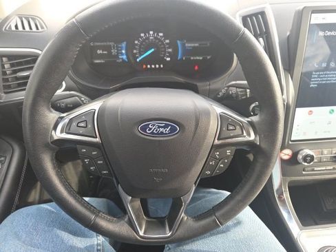 Used 2024 Ford Edge Titanium image 33