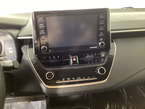 Used 2021 Toyota Corolla LE FWD image 17
