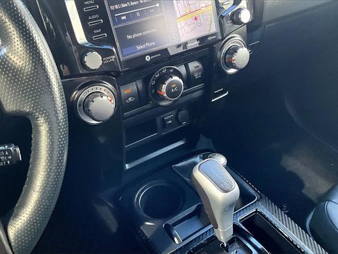 Used 2024 Toyota 4Runner TRD Off-Road Premium image 9