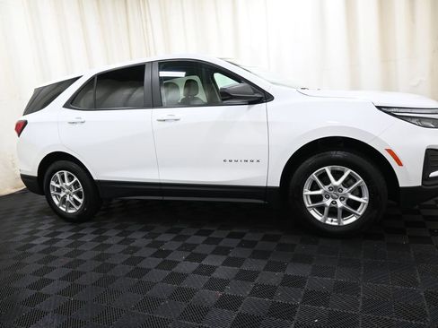 Used 2023 Chevrolet Equinox LS w/ LS Convenience Package AWD/4WD image 18