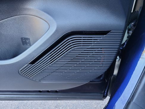 Used 2021 Toyota Venza XLE image 19