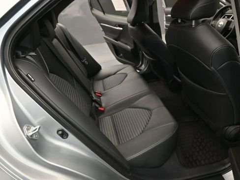 Used 2024 Toyota Camry SE image 16