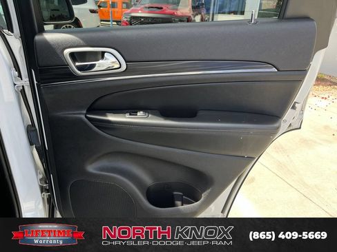 Used 2021 Jeep Grand Cherokee Limited w/ Luxury Group II RWD image 24
