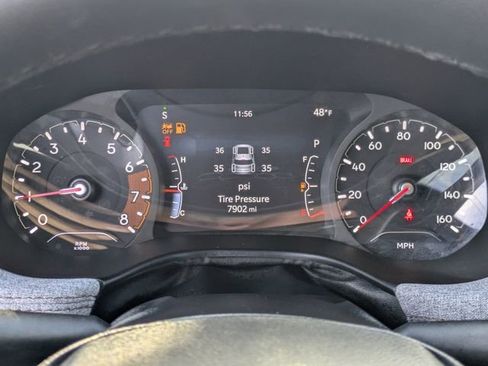 Used 2024 Jeep Compass Latitude image 22