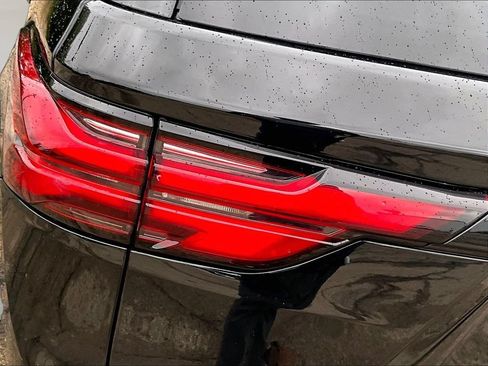 Used 2023 Chevrolet Traverse RS AWD/4WD image 26