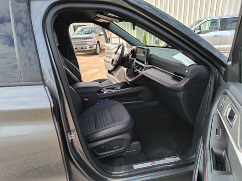Certified 2025 Ford Explorer ST-Line image 17