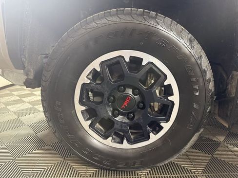 Used 2024 Toyota Tacoma TRD Off-Road w/ TRD Off Road Upgrade Package image 10