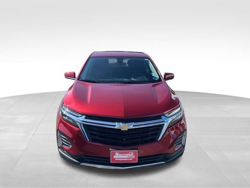 Used 2022 Chevrolet Equinox LT FWD image 2