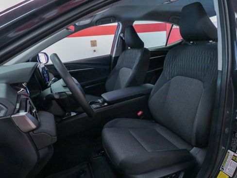 Used 2025 Toyota Camry LE w/ Convenience Package FWD image 11